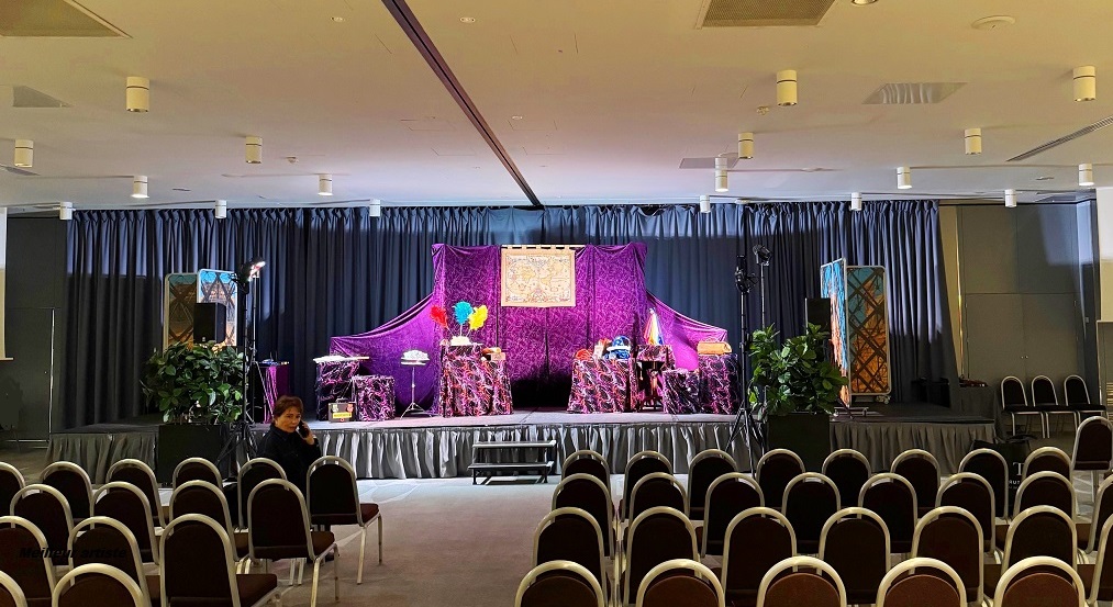 Spectacle Arbre de Noël de Magie pour enfants : Magicien jeune public de 03 à 12 ans pour centre de loisirs ALSH en Essonne à 91090 Lisses Spectacle Arbre de Noël de Magie pour enfants : Magicien jeune public de 03 à 12 ans pour centre de loisirs ALSH en Essonne à 91090 Lisses