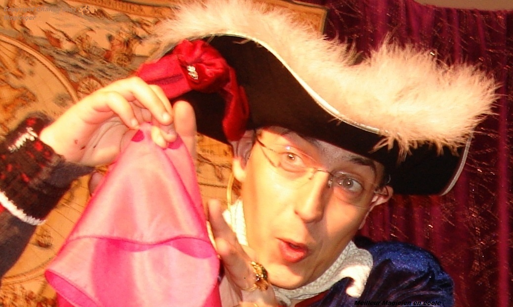 Spectacle maternelle jeune public thème Pirate pour école primaire et ALSH en Essonne: Magicien 91 à 91700 Sainte-Geneviève-des-Bois Spectacle maternelle jeune public thème Pirate pour école primaire et ALSH en Essonne: Magicien 91 à 91700 Sainte-Geneviève-des-Bois