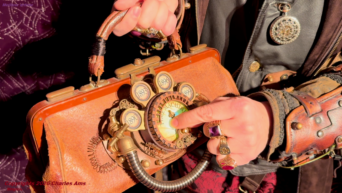 Magnifiques accessoires de Magie fabriqués par Charles Ams pour spectacle scolaire intervenant école maternelle et primaire à 91090 Lisses Magnifiques accessoires de Magie fabriqués par Charles Ams pour spectacle scolaire intervenant école maternelle et primaire à 91090 Lisses