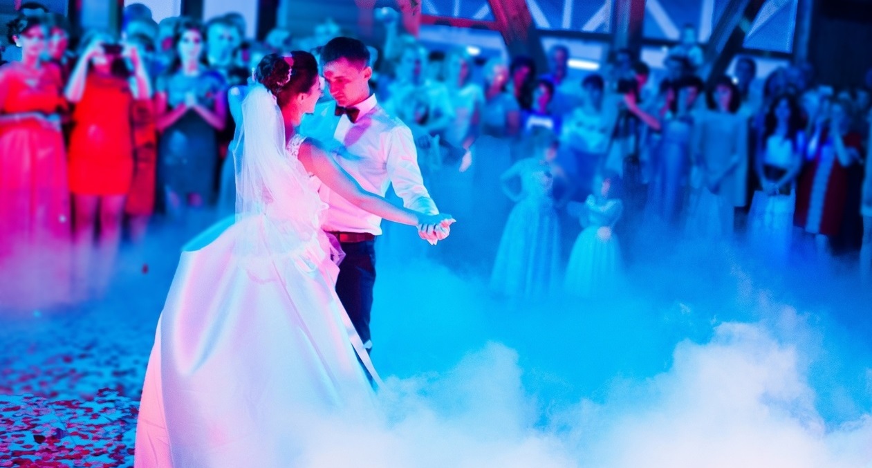 Charles Ams Dj et Magicien pour Mariage, Evénement d'entreprise et Anniversaire. Magie-close-up à 78000 Versailles dans Les Yvelines Charles Ams Dj et Magicien pour Mariage, Evénement d'entreprise et Anniversaire. Magie-close-up à 78000 Versailles dans Les Yvelines