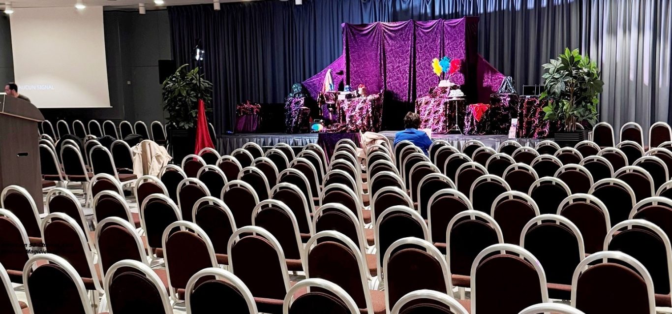 Spectacle scolaire de Noël jeune public pour école primaire ALSH Centre de loisirs en Essonne: Magicien 91 à 91470 Forges-les-Bains Spectacle scolaire de Noël jeune public pour école primaire ALSH Centre de loisirs en Essonne: Magicien 91 à 91470 Forges-les-Bains