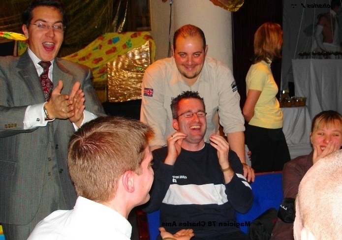 Rires assurés ! Magie haut-de-gamme Close up pour soirée événement entreprise et mariage en Essonne à 91210 Draveil Magicien 91 Top niveau Magicien 91: Magie haut-de-gamme Close up pour soirée événement entreprise et mariage en Essonne à 91210 Draveil Rires assurés